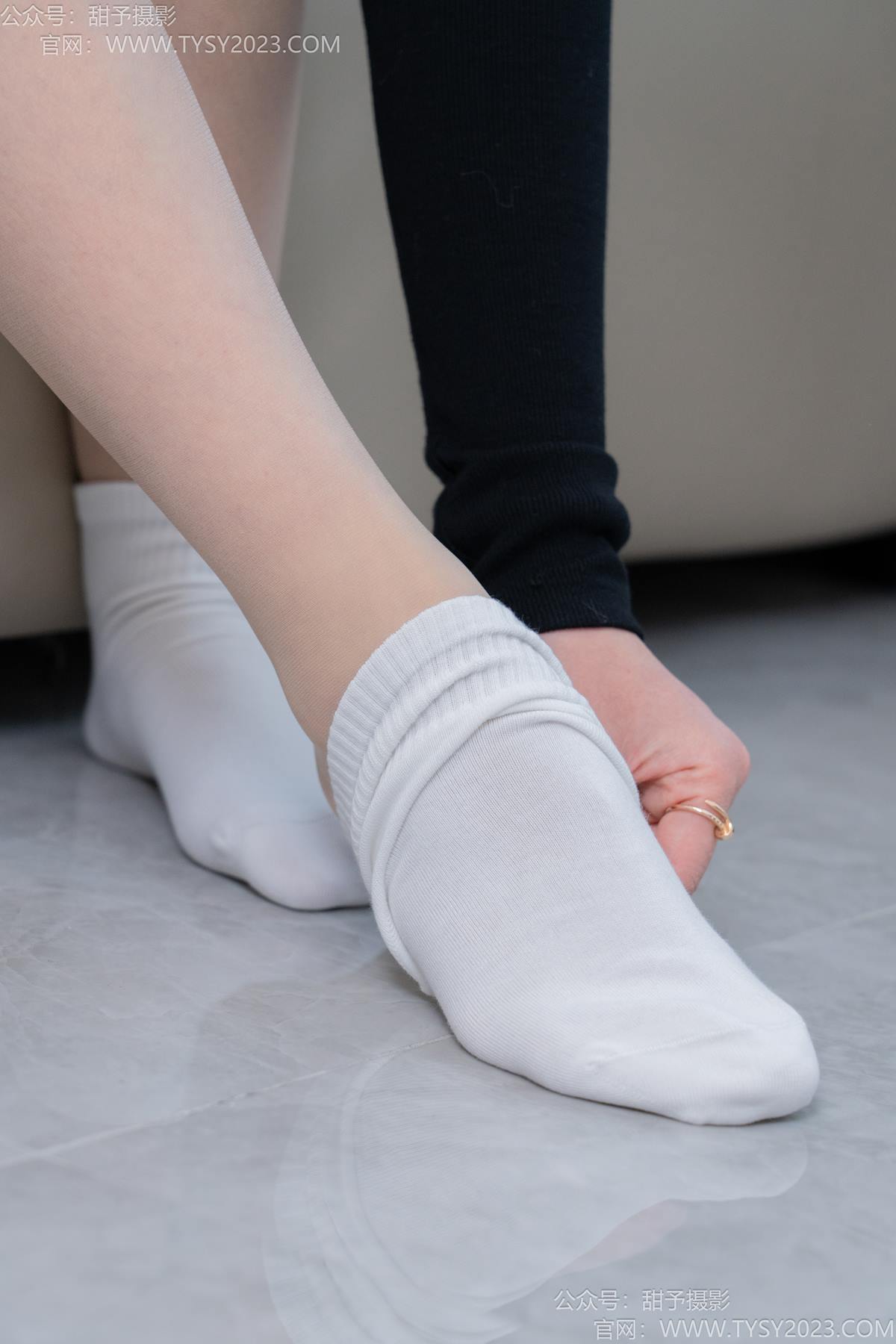 图片[30]-甜予摄影 NO.191 贝壳-皮鞋、白棉袜、薄肉丝[111P] – 速更版-美库