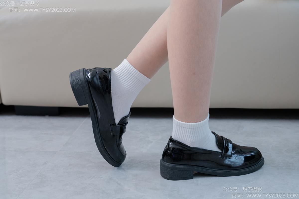 图片[95]-甜予摄影 NO.191 贝壳-皮鞋、白棉袜、薄肉丝[111P] – 速更版-美库