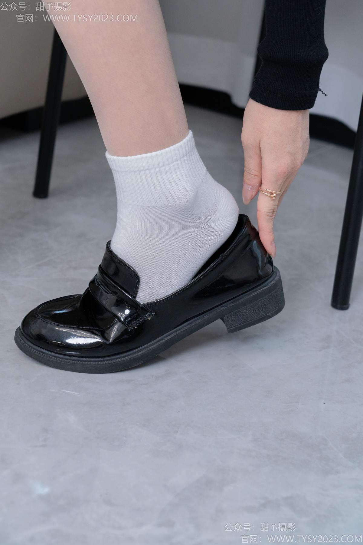 图片[108]-甜予摄影 NO.191 贝壳-皮鞋、白棉袜、薄肉丝[111P] – 速更版-美库