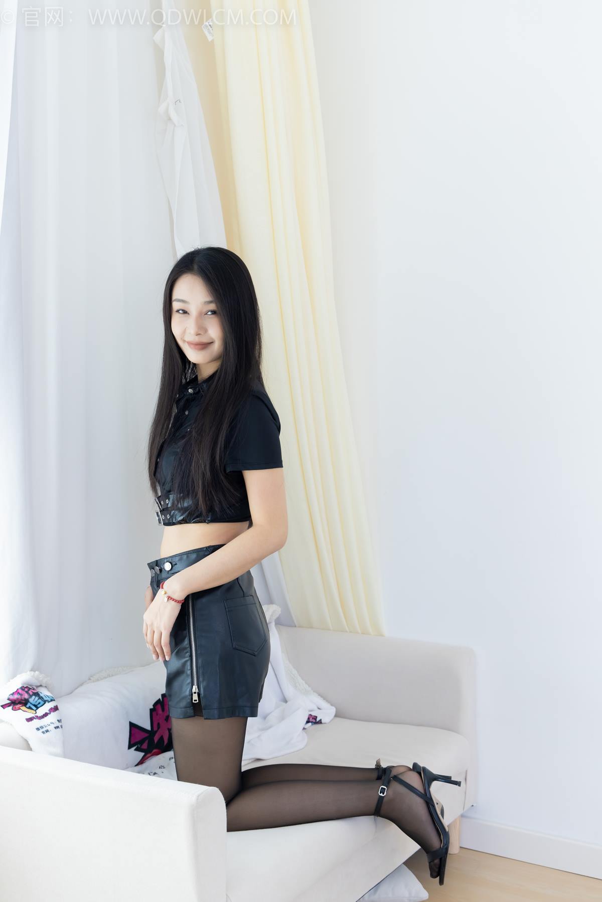 图片[35]-物恋传媒 NO.2374 岚岚-高跟凉鞋、薄黑丝脚尖透明款、肚子疼揉肚子剧情[106P] – 速更版-美库