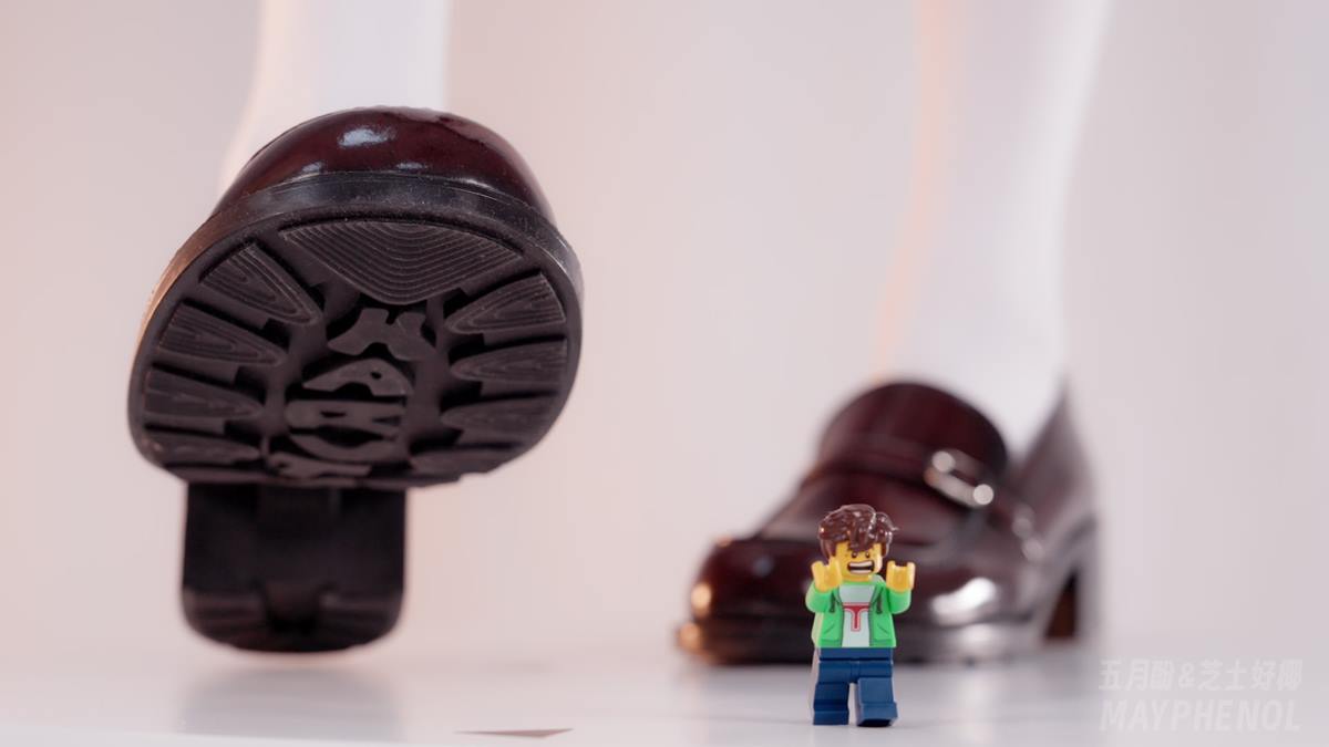 图片[13]-芝士好椰 NO.064 – 一次看够五双巨大鞋底材质[14P] – 速更版-美库