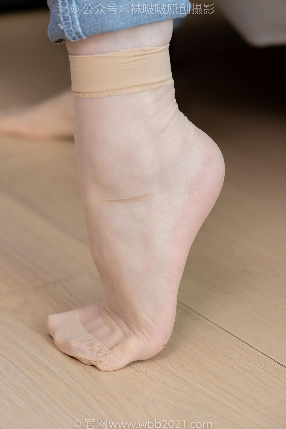 图片[42]-[BoBoSocks袜啵啵]NO.559 甜甜圈-高跟鞋、短肉丝、垫脚半蹲半脱袜子剧情[106P] – 速更版-美库