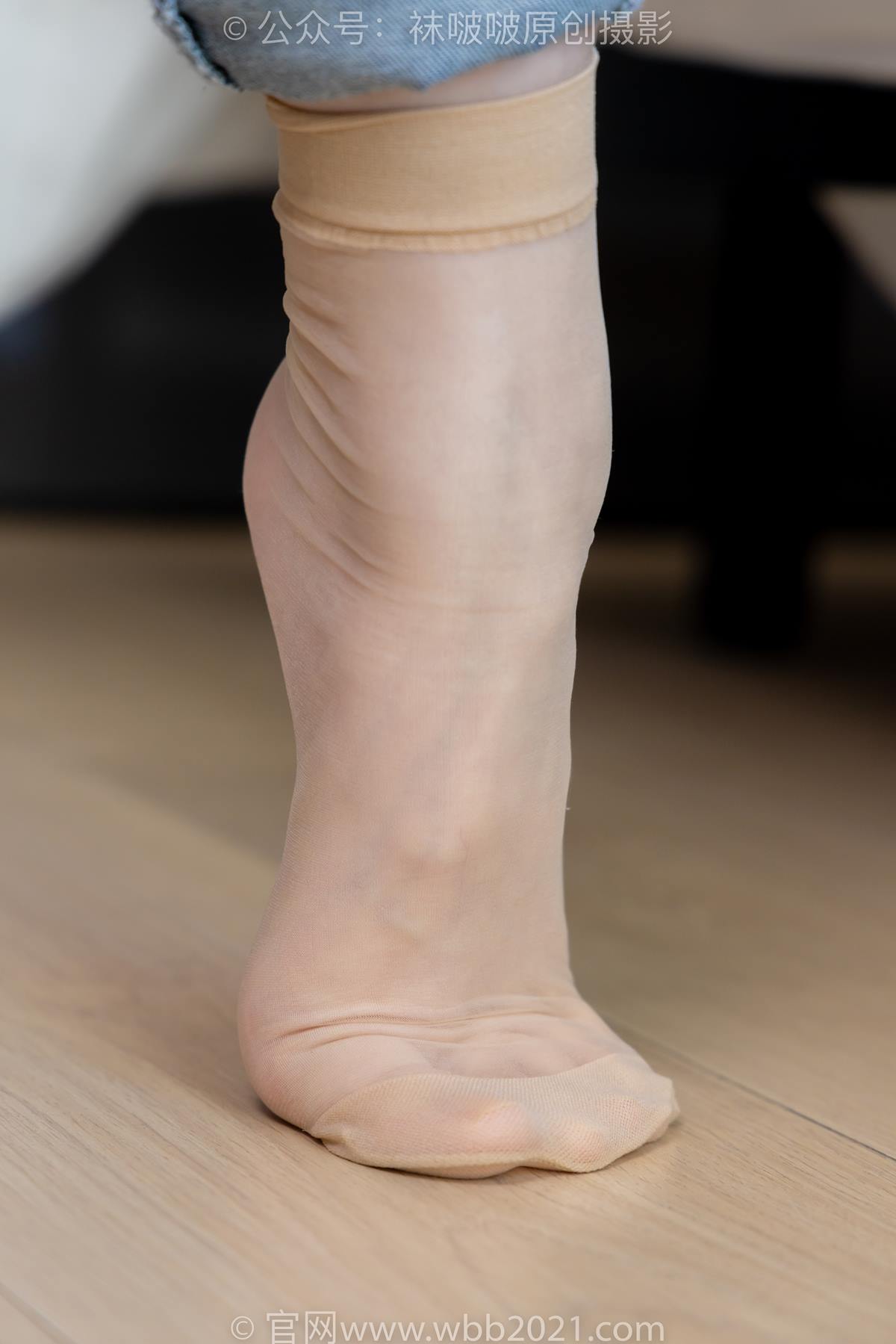 图片[57]-[BoBoSocks袜啵啵]NO.559 甜甜圈-高跟鞋、短肉丝、垫脚半蹲半脱袜子剧情[106P] – 速更版-美库