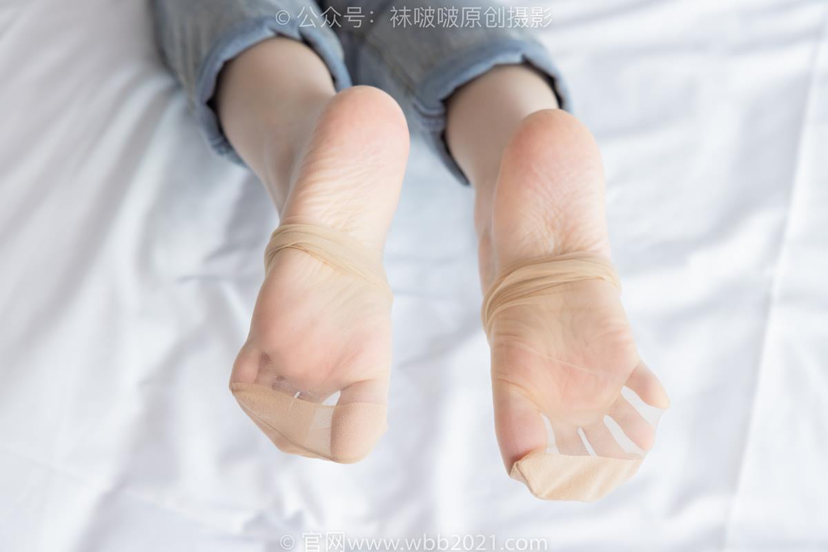 图片[98]-[BoBoSocks袜啵啵]NO.559 甜甜圈-高跟鞋、短肉丝、垫脚半蹲半脱袜子剧情[106P] – 速更版-美库