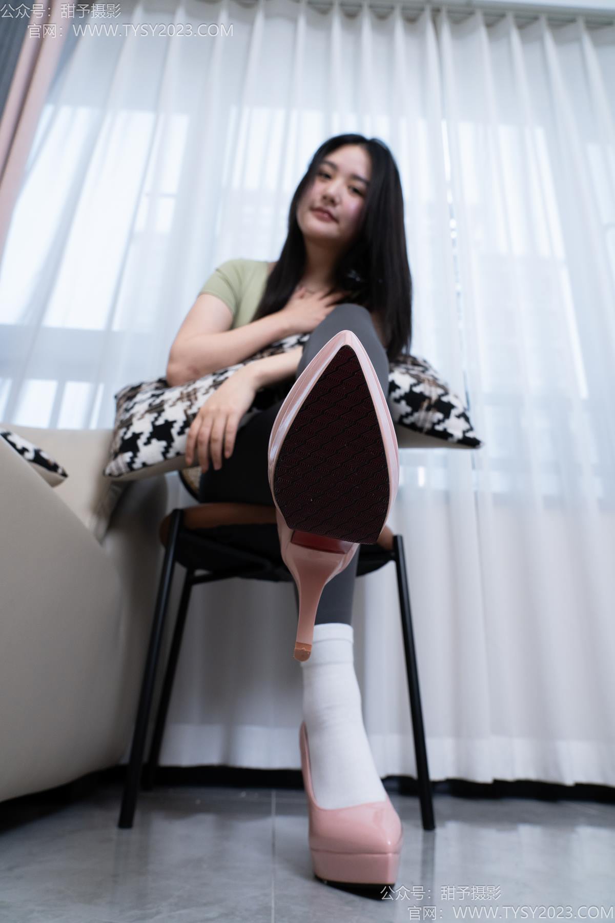 图片[26]-甜予摄影 NO.192 澜澜-高跟鞋、白棉袜、裸足[104P] – 速更版-美库
