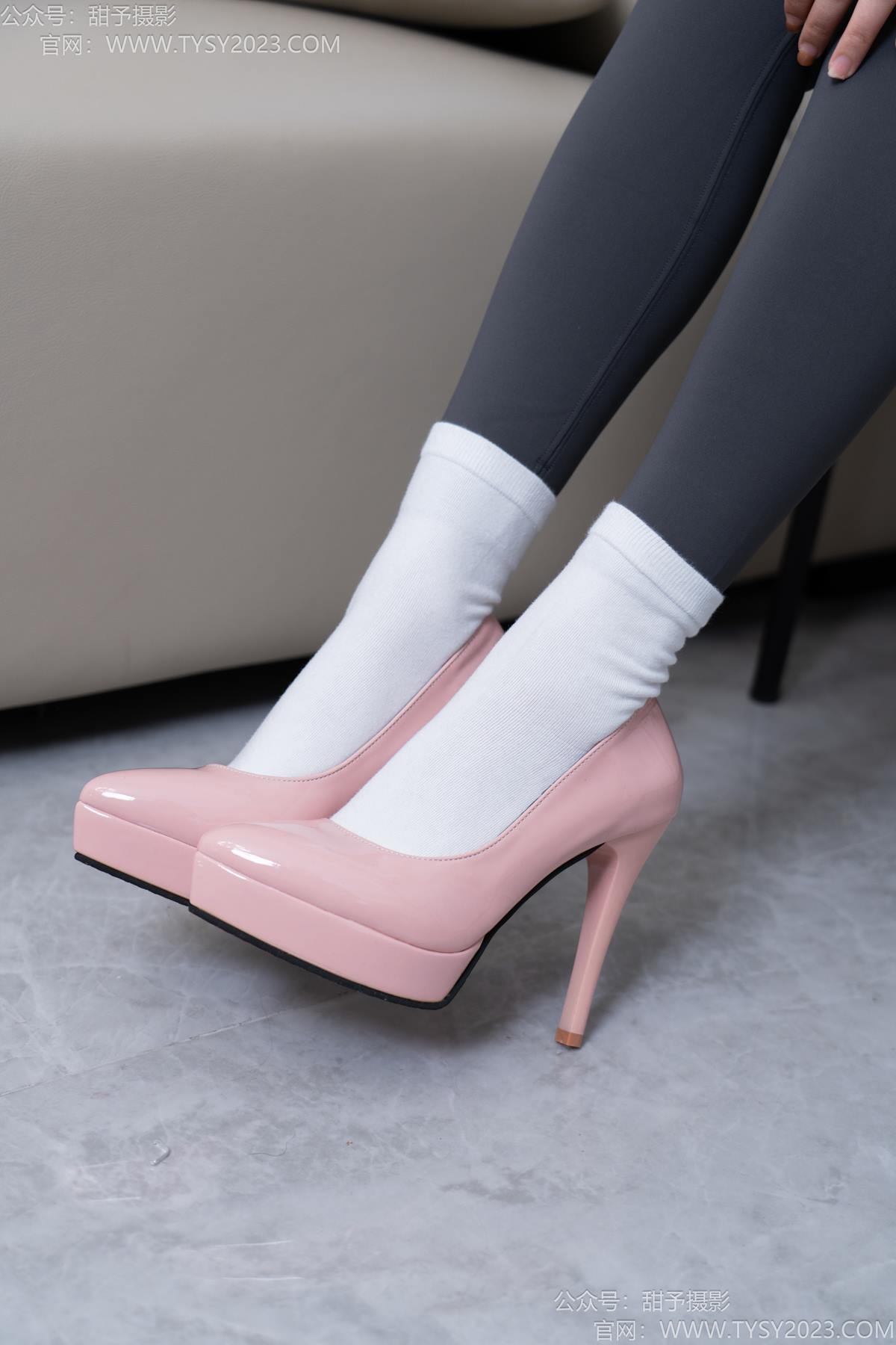 图片[30]-甜予摄影 NO.192 澜澜-高跟鞋、白棉袜、裸足[104P] – 速更版-美库