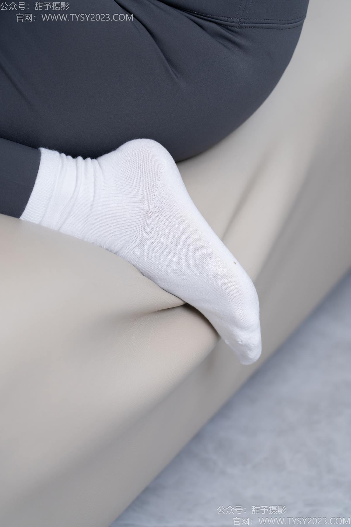 图片[34]-甜予摄影 NO.192 澜澜-高跟鞋、白棉袜、裸足[104P] – 速更版-美库