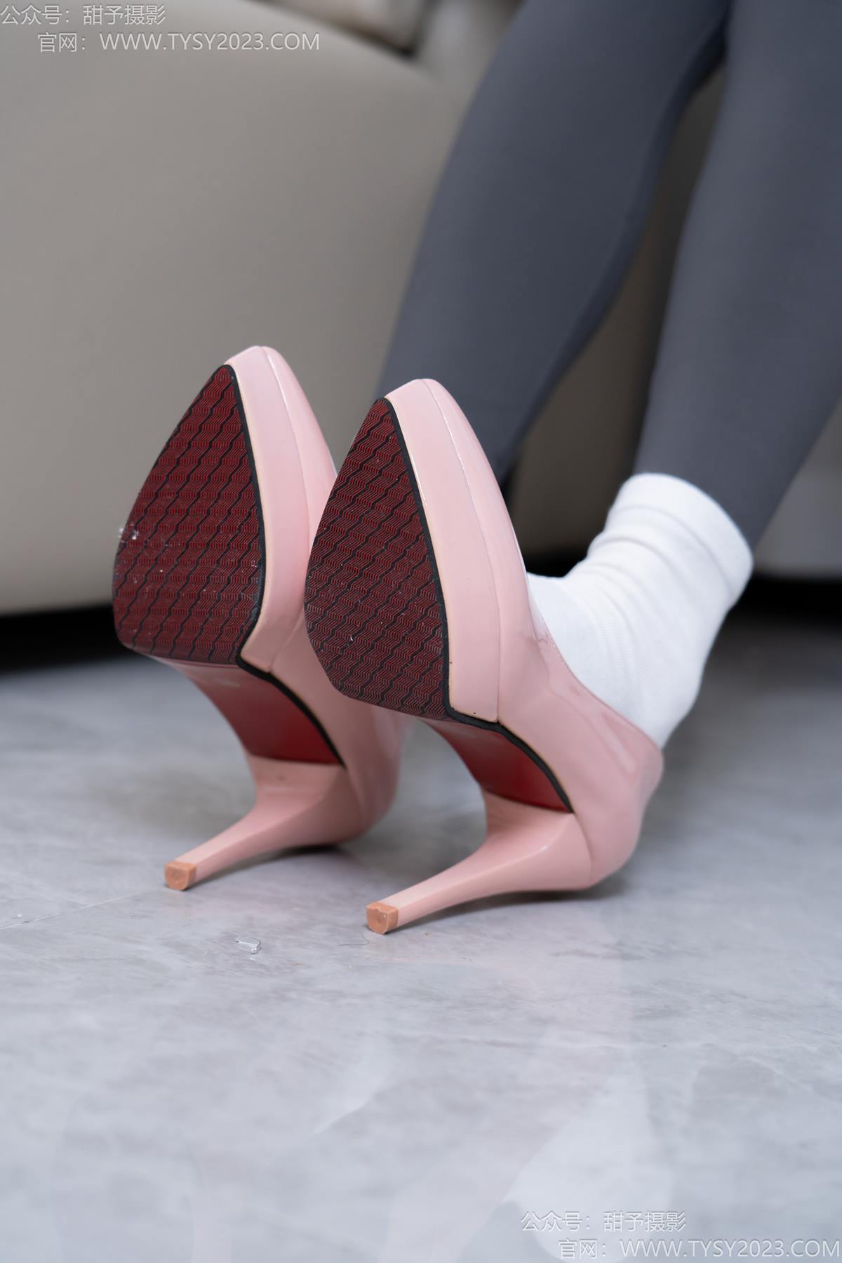 图片[38]-甜予摄影 NO.192 澜澜-高跟鞋、白棉袜、裸足[104P] – 速更版-美库