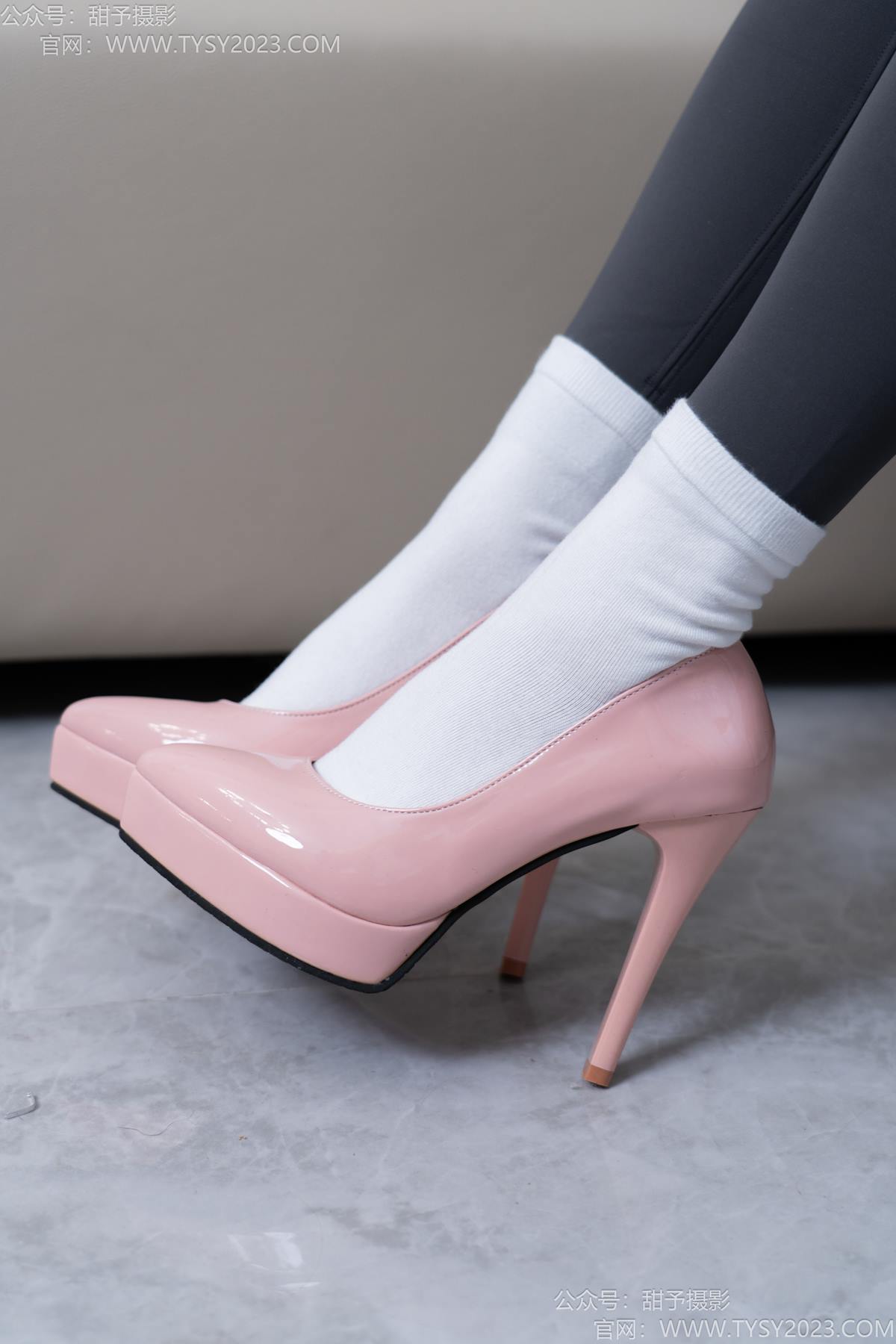 图片[41]-甜予摄影 NO.192 澜澜-高跟鞋、白棉袜、裸足[104P] – 速更版-美库