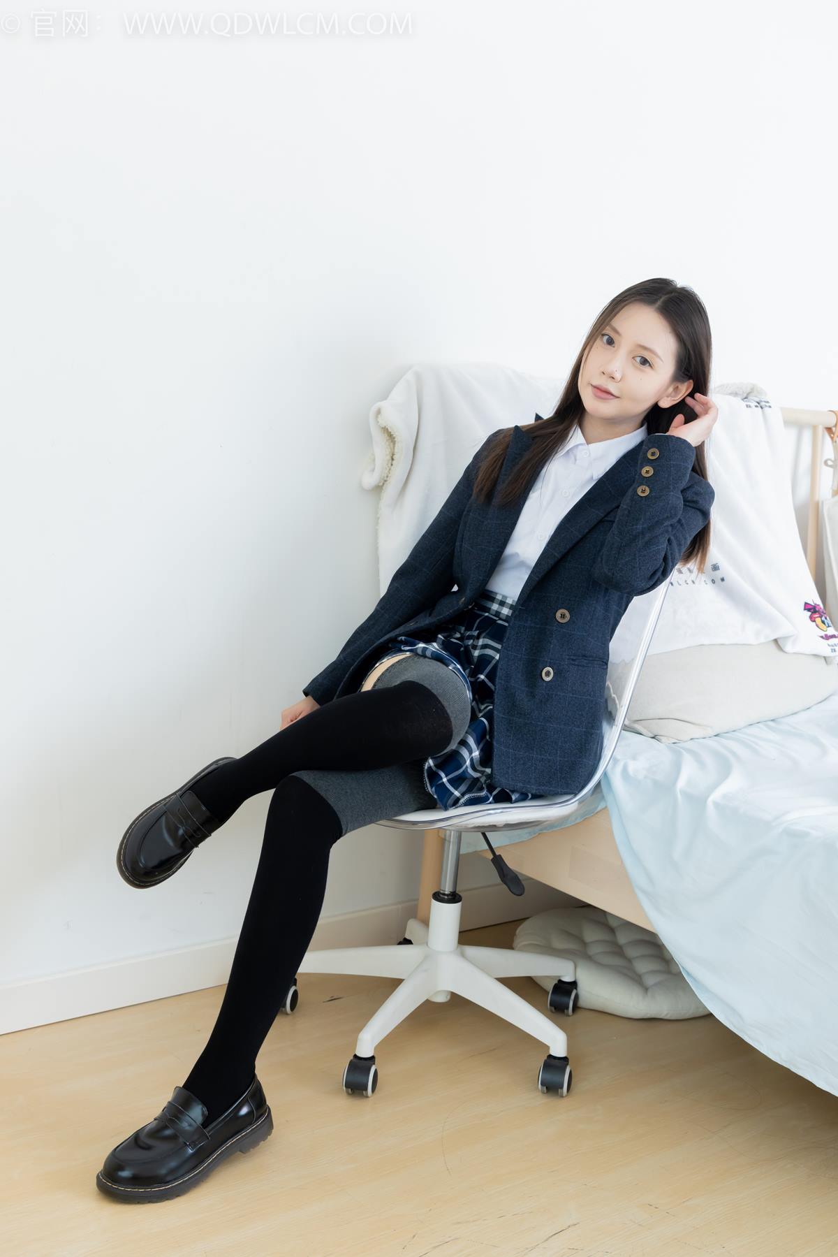 图片[24]-物恋传媒 NO.2380 小曦-jk制服、皮鞋、黑灰拼接过膝袜、厚肉丝[95P] – 速更版-美库