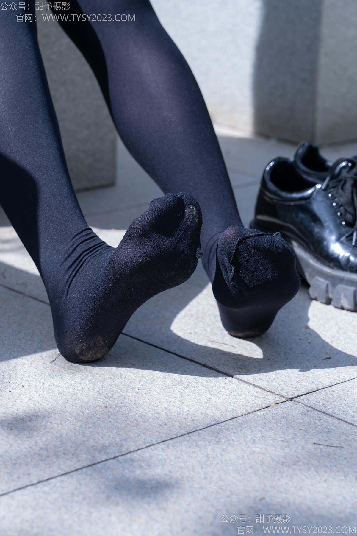 图片[20]-甜予摄影 NO.193 小甜桃-皮鞋、大腿袜、裸足[90P] – 速更版-美库