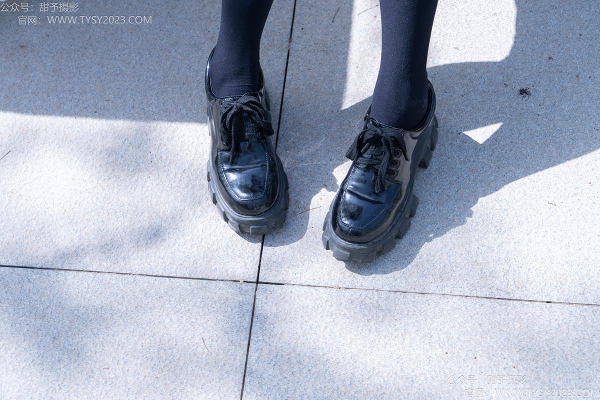 图片[33]-甜予摄影 NO.193 小甜桃-皮鞋、大腿袜、裸足[90P] – 速更版-美库