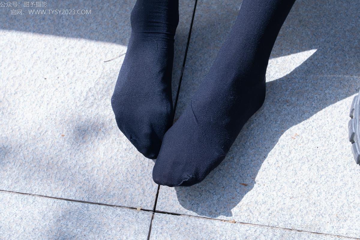 图片[34]-甜予摄影 NO.193 小甜桃-皮鞋、大腿袜、裸足[90P] – 速更版-美库