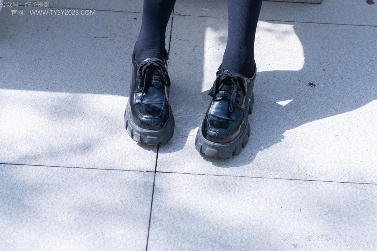 图片[40]-甜予摄影 NO.193 小甜桃-皮鞋、大腿袜、裸足[90P] – 速更版-美库