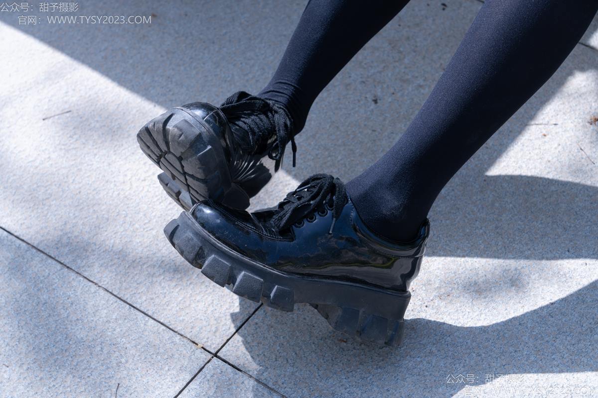 图片[45]-甜予摄影 NO.193 小甜桃-皮鞋、大腿袜、裸足[90P] – 速更版-美库