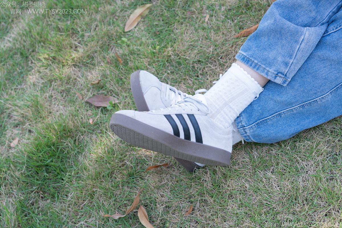 图片[24]-甜予摄影 NO.194 小橙子-板鞋、白棉袜、裸足[91P] – 速更版-美库