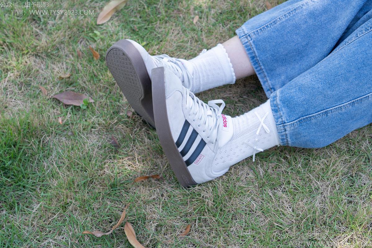 图片[25]-甜予摄影 NO.194 小橙子-板鞋、白棉袜、裸足[91P] – 速更版-美库