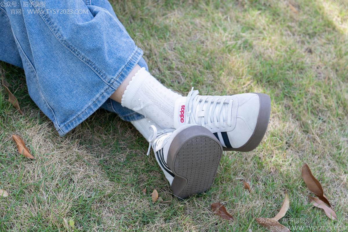 图片[31]-甜予摄影 NO.194 小橙子-板鞋、白棉袜、裸足[91P] – 速更版-美库