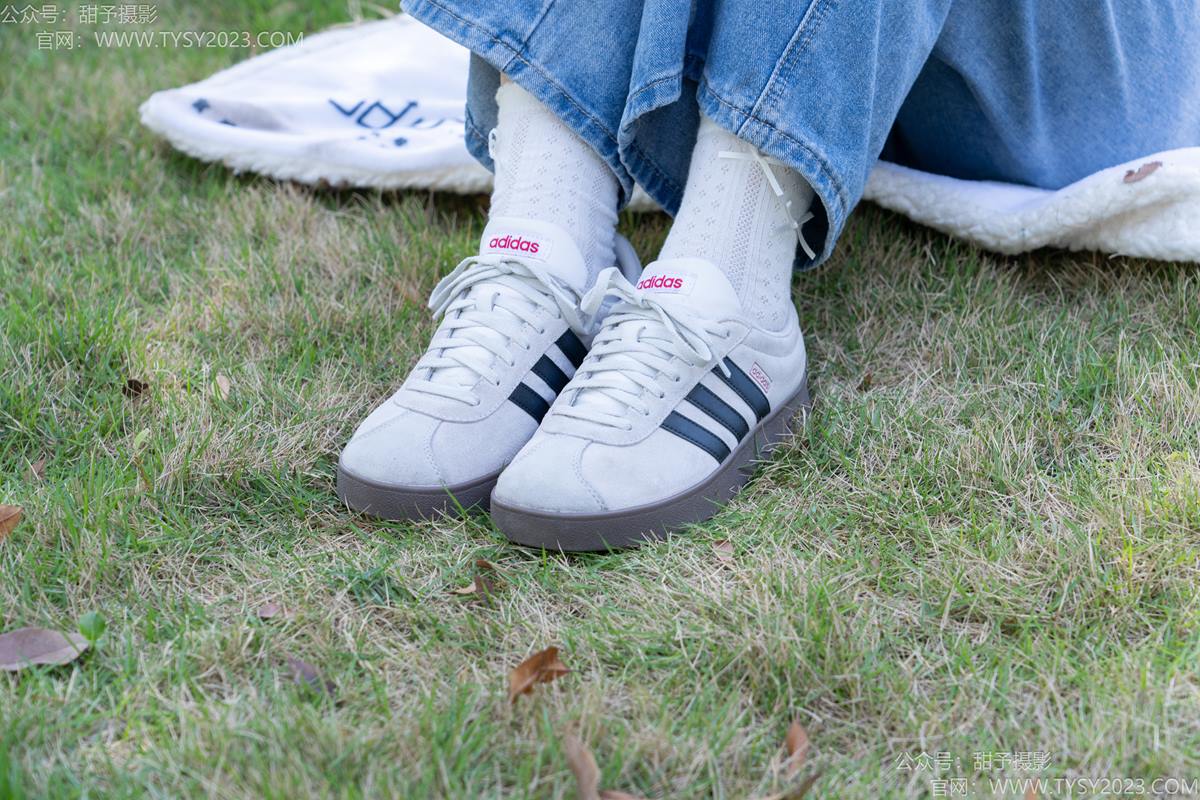 图片[33]-甜予摄影 NO.194 小橙子-板鞋、白棉袜、裸足[91P] – 速更版-美库