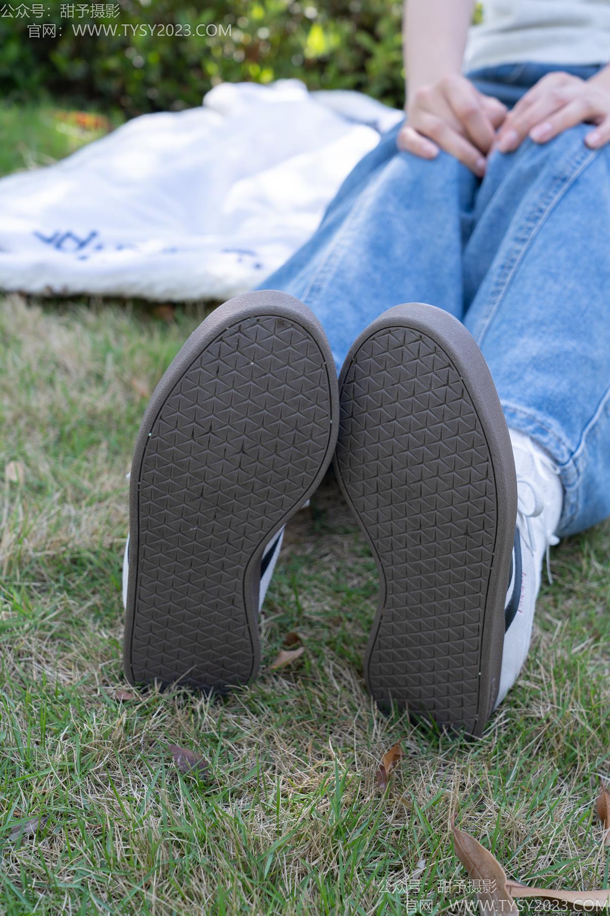 图片[87]-甜予摄影 NO.194 小橙子-板鞋、白棉袜、裸足[91P] – 速更版-美库