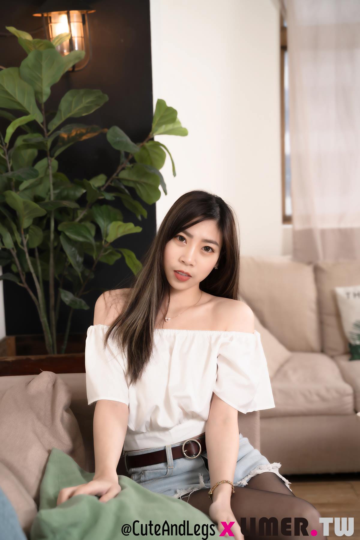 图片[10]-Limerence 101 Quintina 甜心女友的小白鞋黑色丝袜脚 [132P] – 速更版-美库