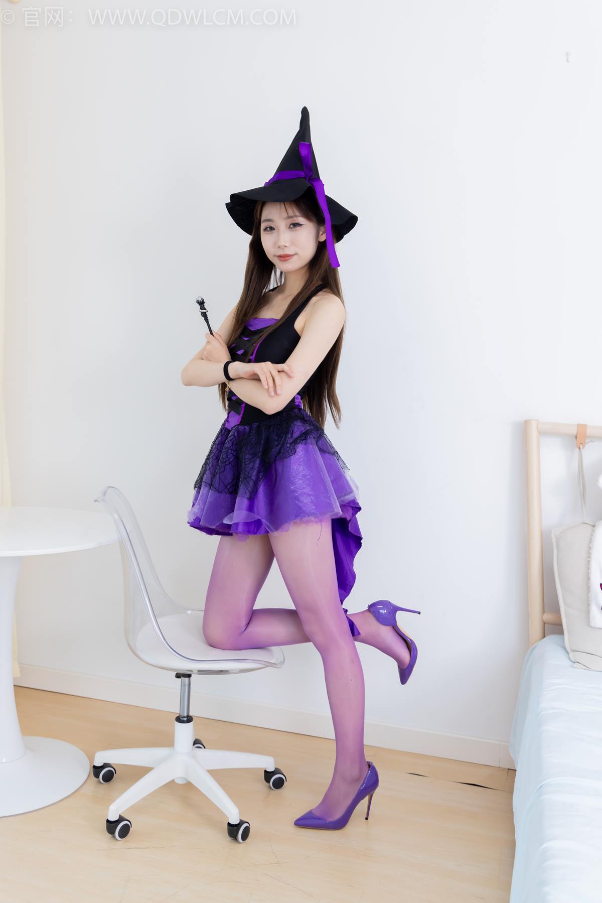 图片[47]-物恋传媒 NO.2383 泡泡-高跟鞋、油亮薄紫丝、脚玩魔法棒剧情[114P] – 速更版-美库