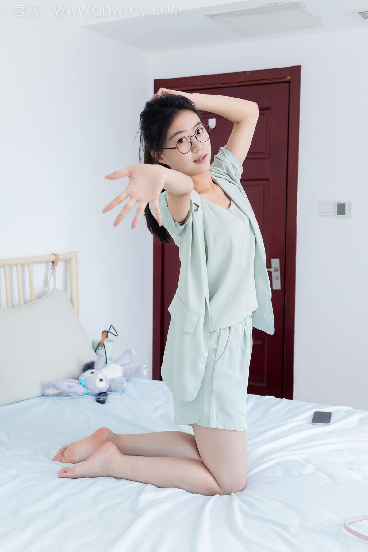 图片[50]-物恋传媒 NO.2384 芋头-三双高跟鞋、薄肉丝、裸足[104P] – 速更版-美库