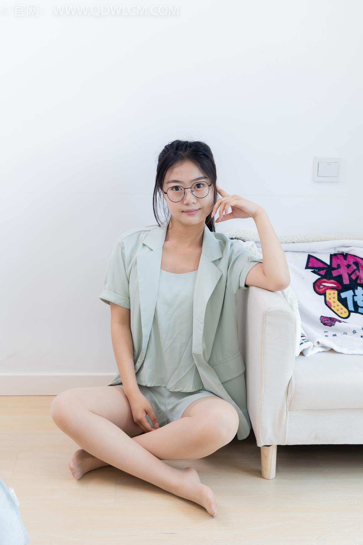 图片[81]-物恋传媒 NO.2384 芋头-三双高跟鞋、薄肉丝、裸足[104P] – 速更版-美库