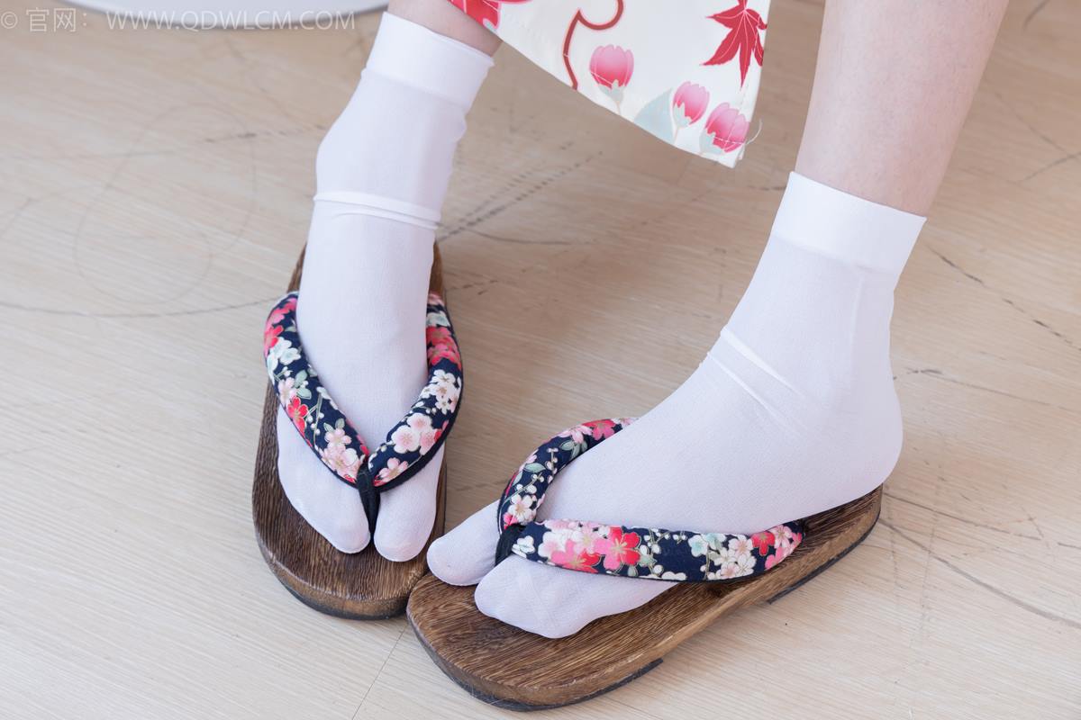 图片[20]-物恋传媒 NO.2385 菜菜-木屐、短白丝、裸足、和服浴衣、裸足[136P] – 速更版-美库