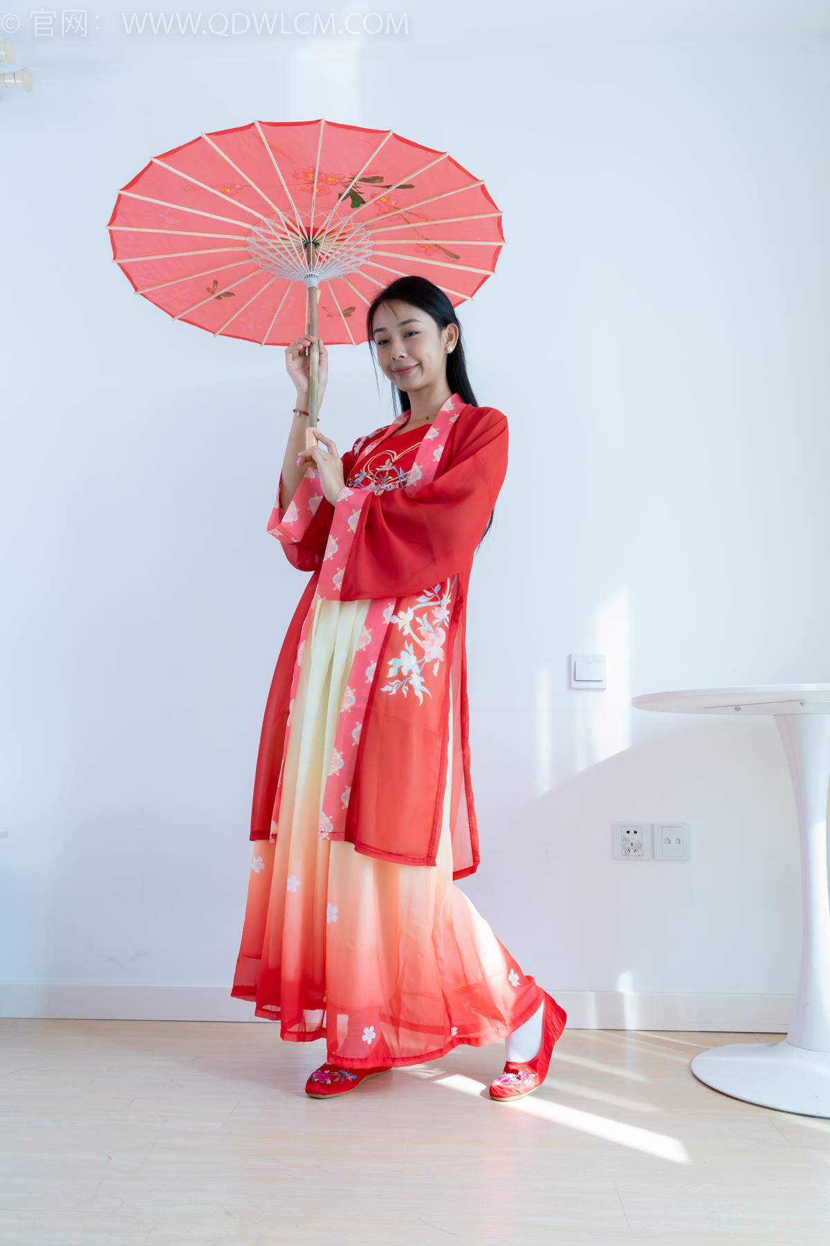 图片[11]-物恋传媒 NO.2386 岚岚-布鞋、短白丝、红色船袜、汉服[137P] – 速更版-美库