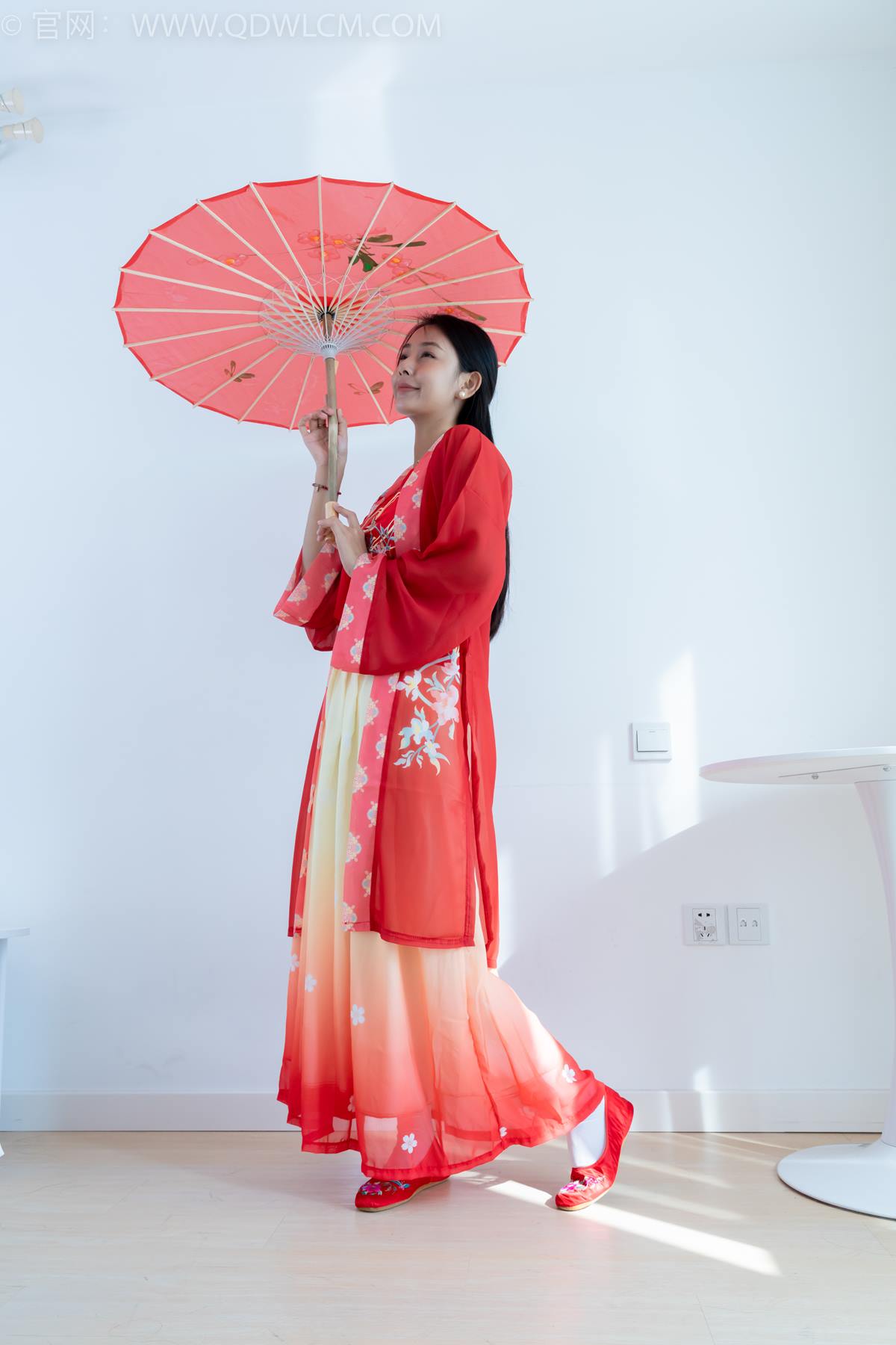 图片[24]-物恋传媒 NO.2386 岚岚-布鞋、短白丝、红色船袜、汉服[137P] – 速更版-美库