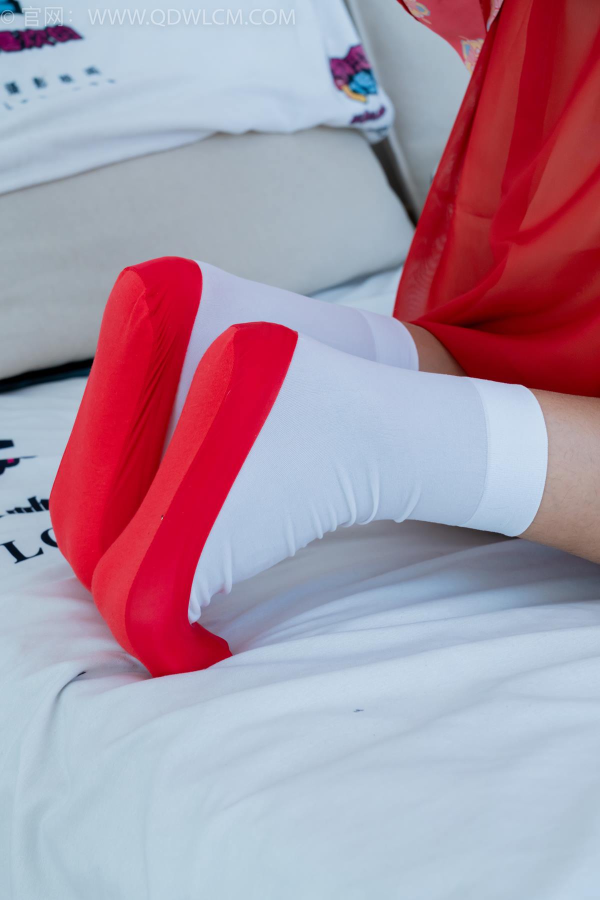 图片[31]-物恋传媒 NO.2386 岚岚-布鞋、短白丝、红色船袜、汉服[137P] – 速更版-美库