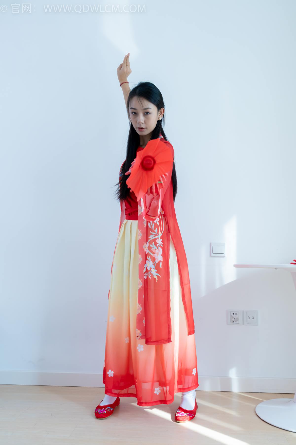 图片[37]-物恋传媒 NO.2386 岚岚-布鞋、短白丝、红色船袜、汉服[137P] – 速更版-美库