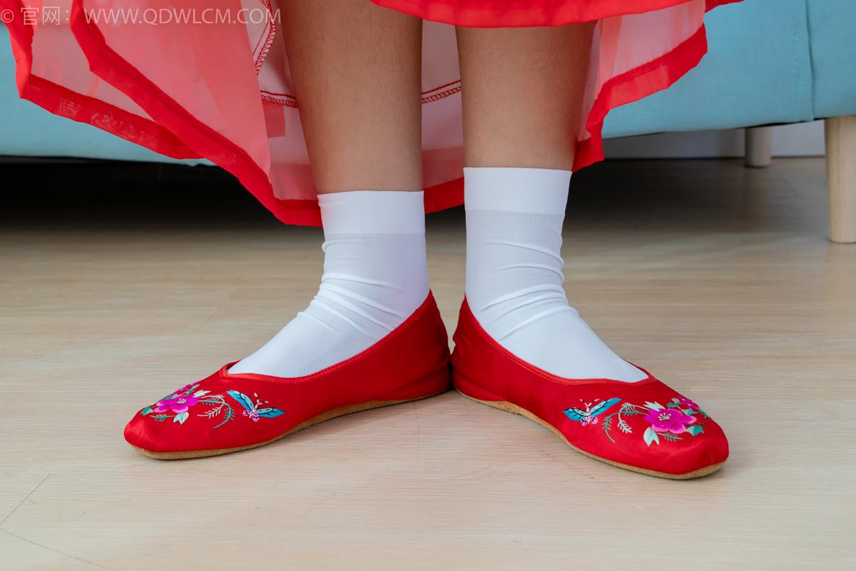 图片[70]-物恋传媒 NO.2386 岚岚-布鞋、短白丝、红色船袜、汉服[137P] – 速更版-美库