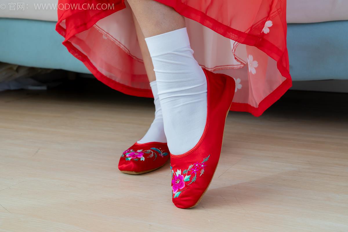 图片[79]-物恋传媒 NO.2386 岚岚-布鞋、短白丝、红色船袜、汉服[137P] – 速更版-美库