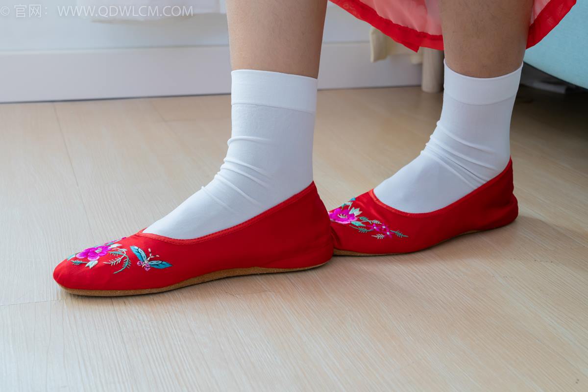 图片[81]-物恋传媒 NO.2386 岚岚-布鞋、短白丝、红色船袜、汉服[137P] – 速更版-美库