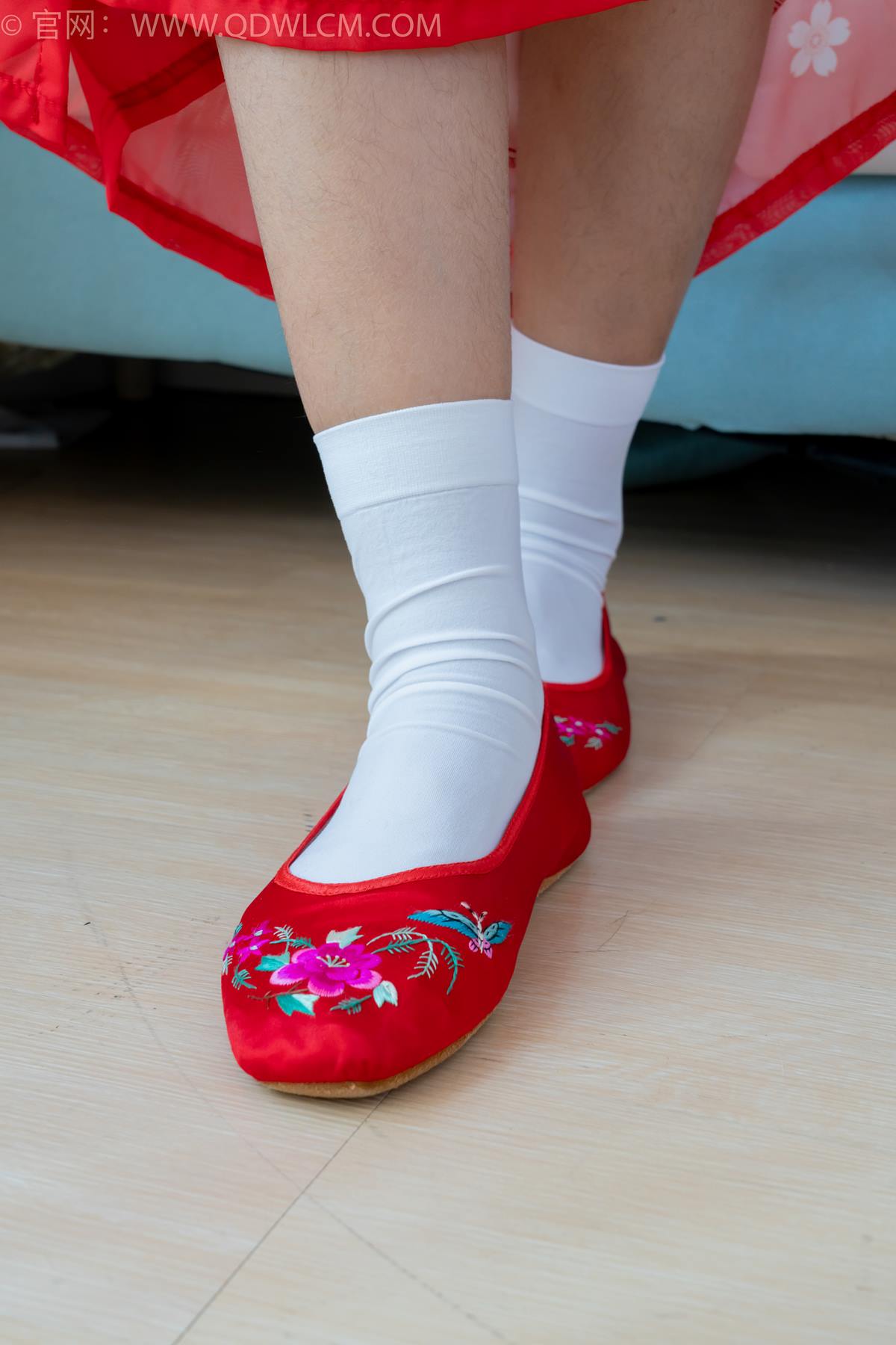 图片[132]-物恋传媒 NO.2386 岚岚-布鞋、短白丝、红色船袜、汉服[137P] – 速更版-美库