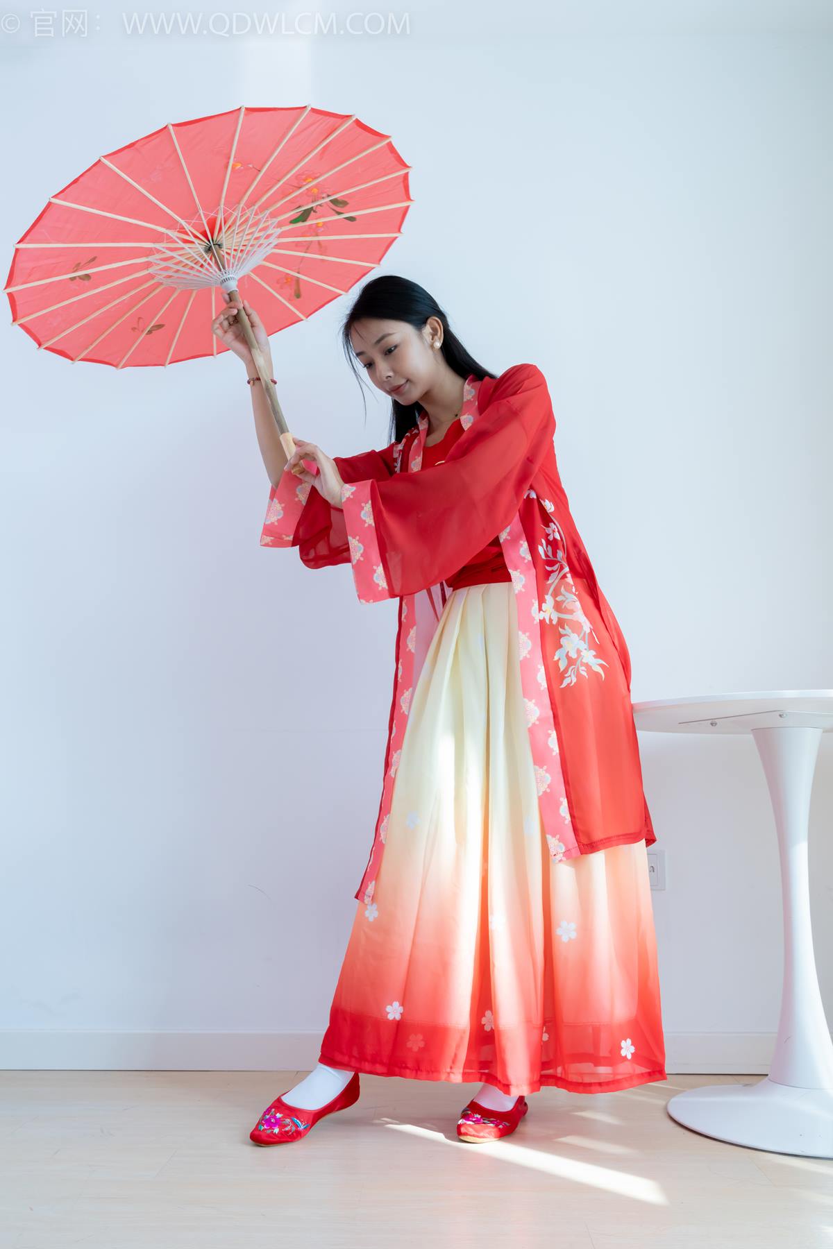 图片[138]-物恋传媒 NO.2386 岚岚-布鞋、短白丝、红色船袜、汉服[137P] – 速更版-美库