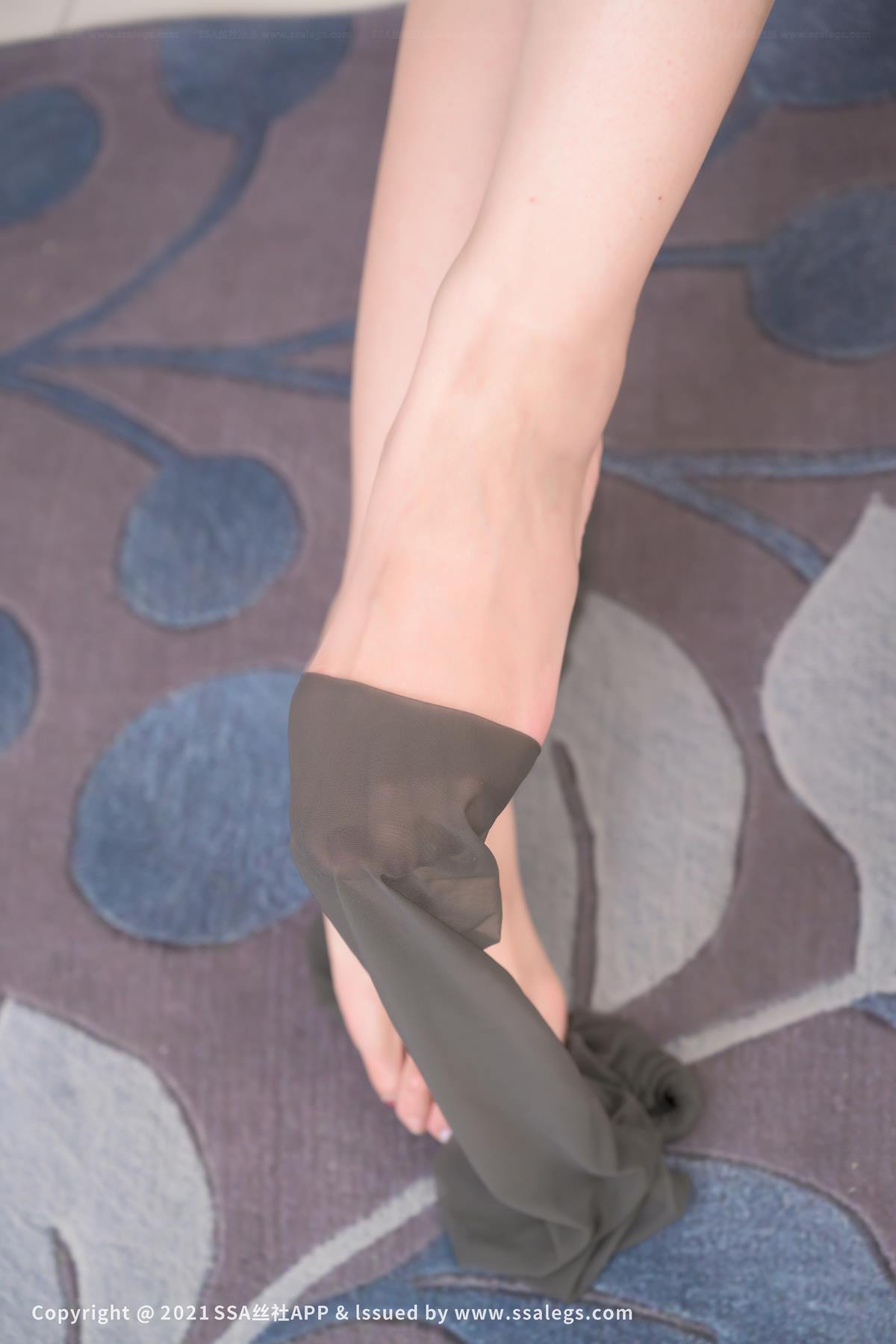 图片[47]-[SSA丝社]超清写真 NO.811 模特小露的SK品牌灰丝袜（下）[72P] – 速更版-美库