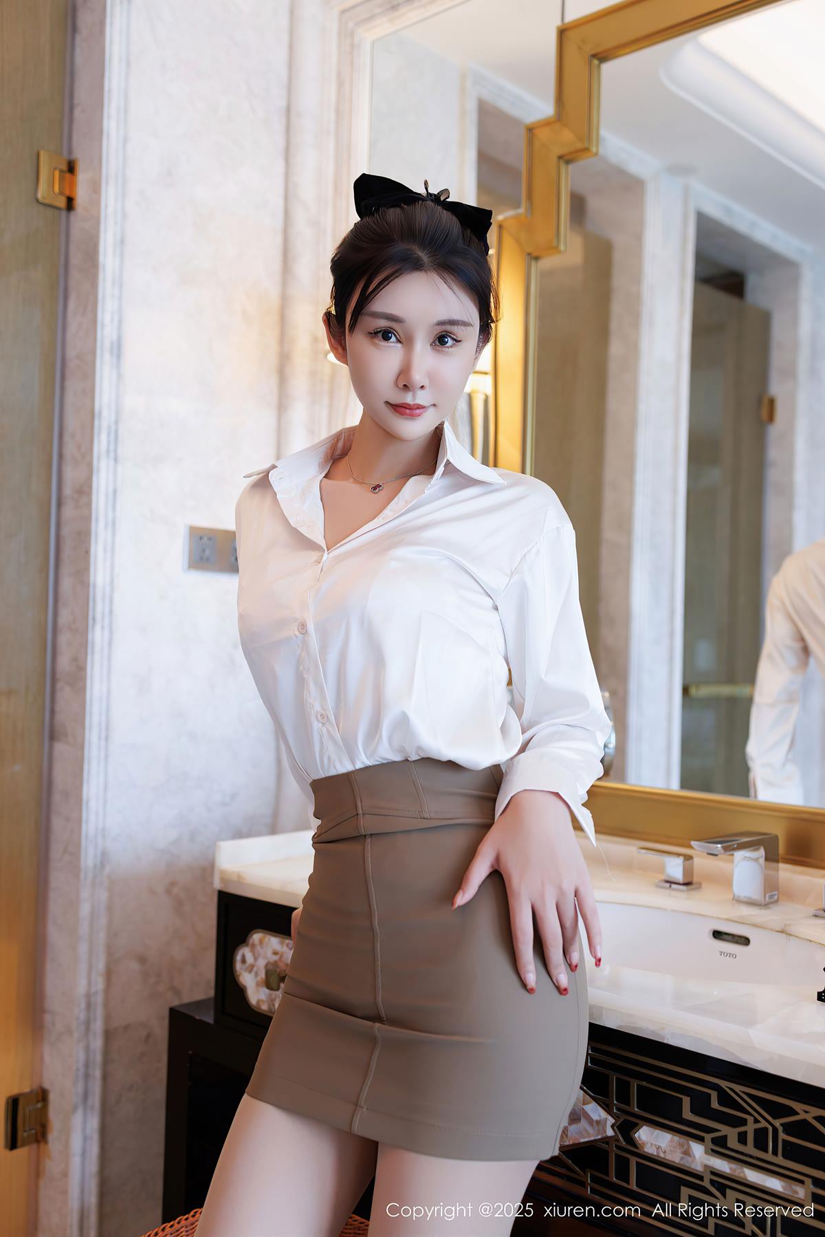 图片[12]-[Xiuren秀人网]2025.07.14 NO.10543 艺艺yiyi[16+1P] – 速更版-美库