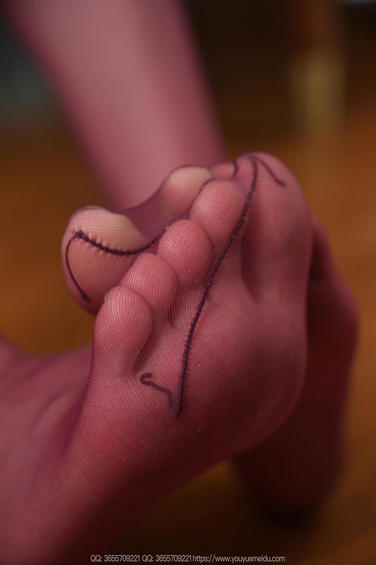 图片[25]-[IESS异思趣向] 2025.06.08 丝享家2074：团团《红丝OL（下）》[64P] – 速更版-美库