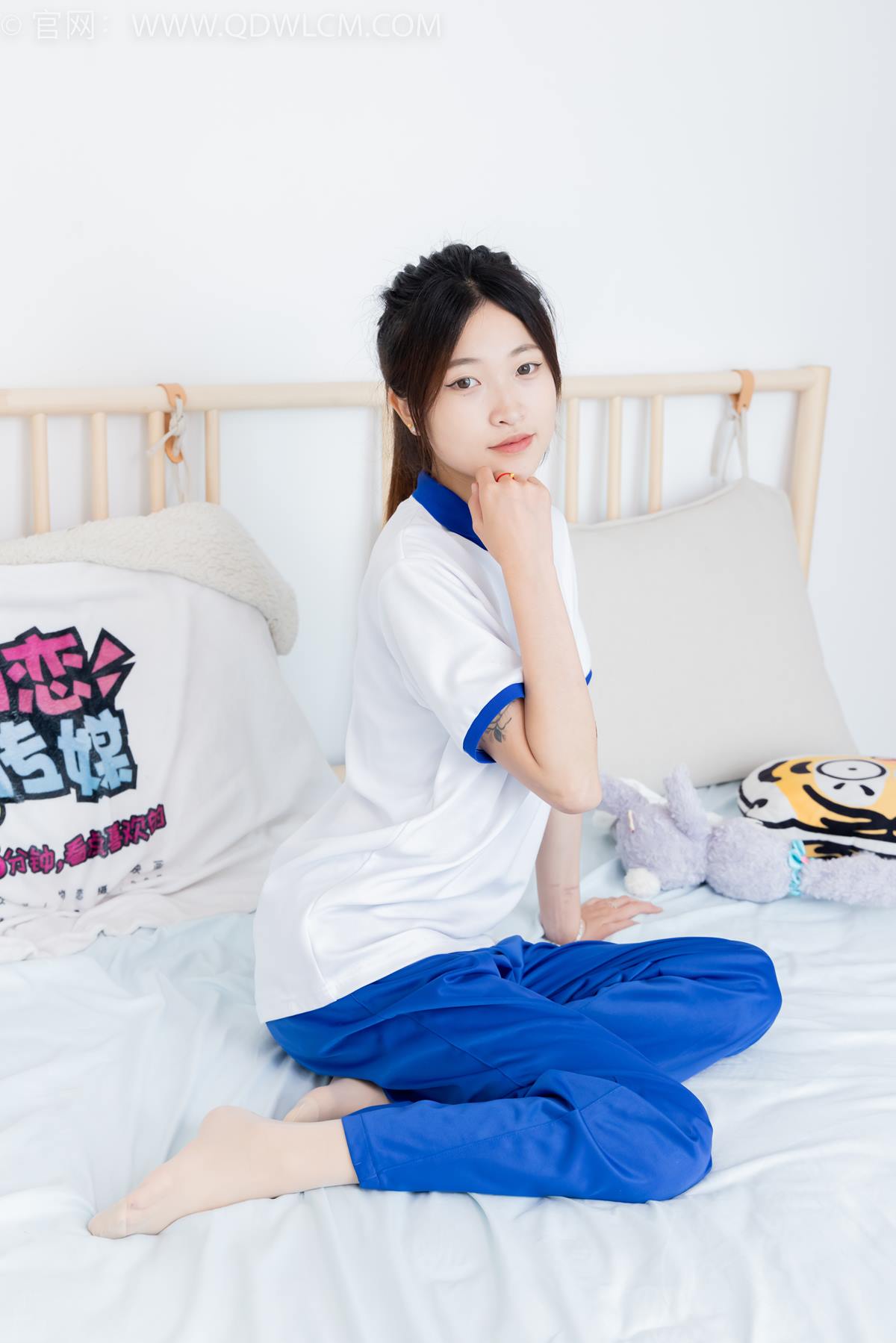 图片[119]-物恋传媒 NO.2387 小夏-帆布鞋、白短棉袜、薄肉丝、校服[118P] – 速更版-美库