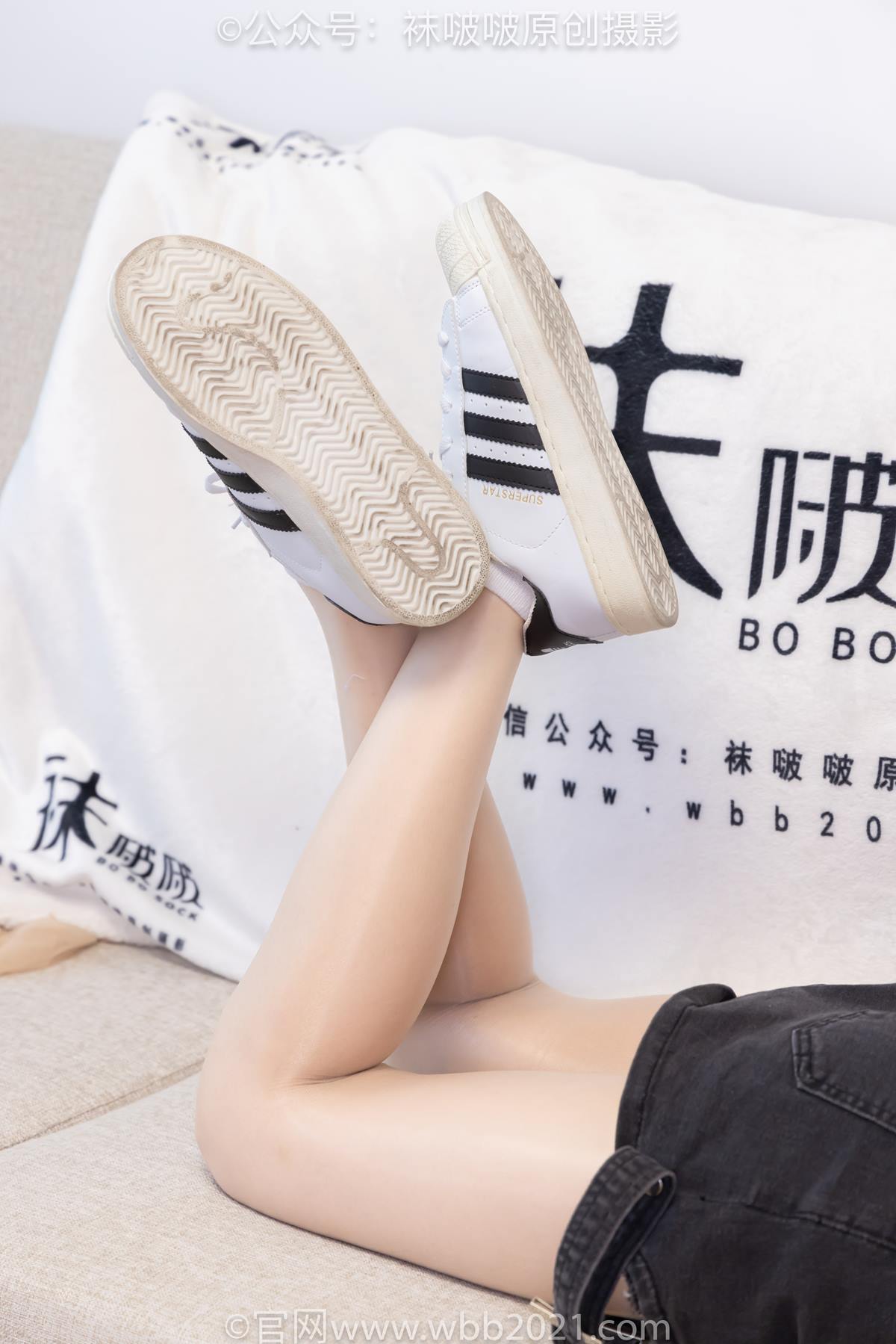 图片[16]-[BoBoSocks袜啵啵]NO.570 甜甜圈-板鞋、白棉袜、油亮肉丝[126P] – 速更版-美库