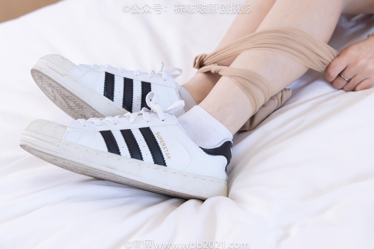 图片[96]-[BoBoSocks袜啵啵]NO.570 甜甜圈-板鞋、白棉袜、油亮肉丝[126P] – 速更版-美库