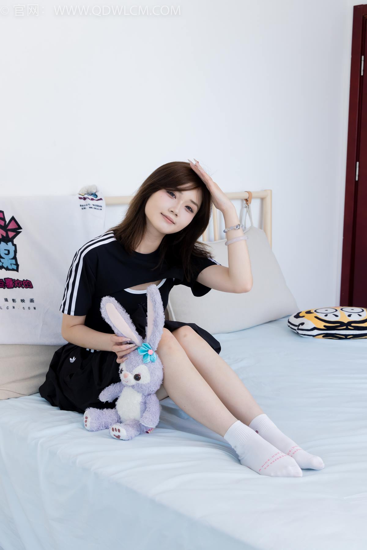 图片[12]-物恋传媒 NO.2392 橙子-皮鞋、白棉袜、裸足[106P] – 速更版-美库