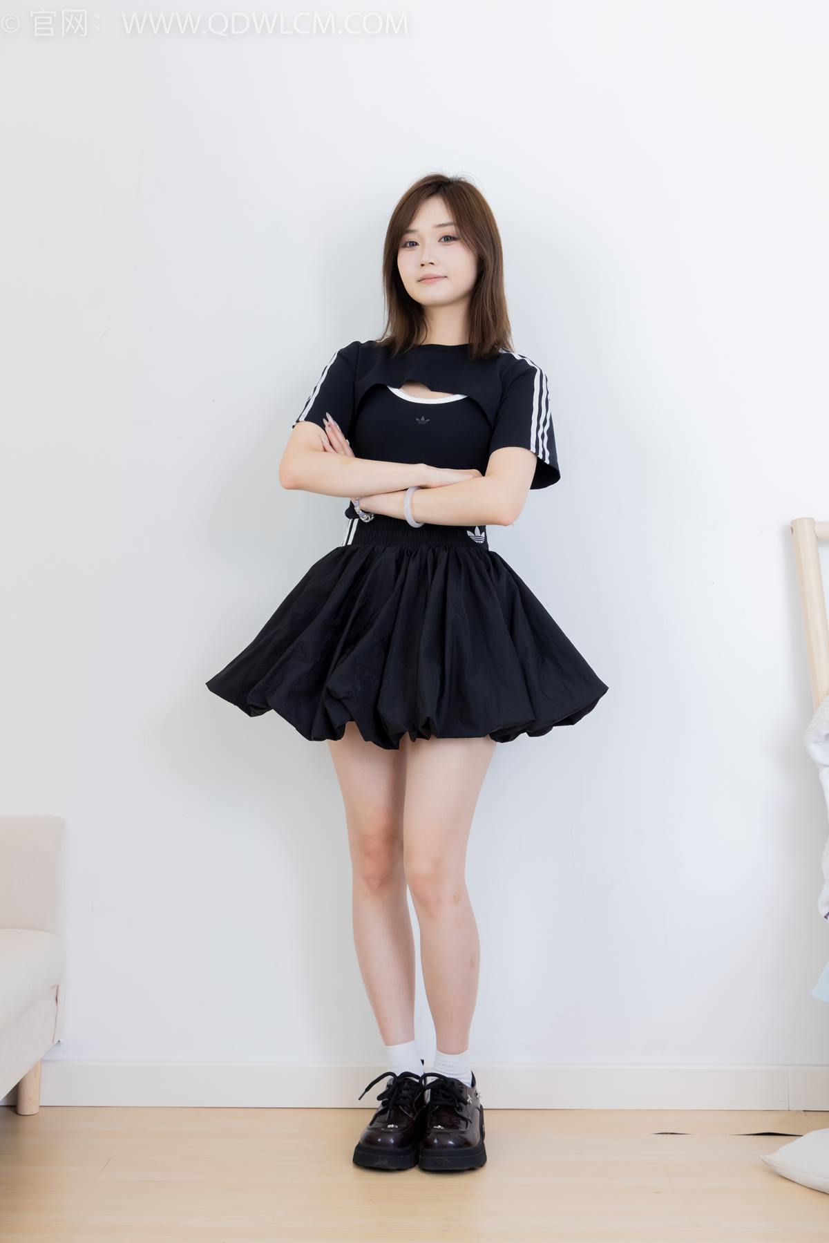 图片[49]-物恋传媒 NO.2392 橙子-皮鞋、白棉袜、裸足[106P] – 速更版-美库