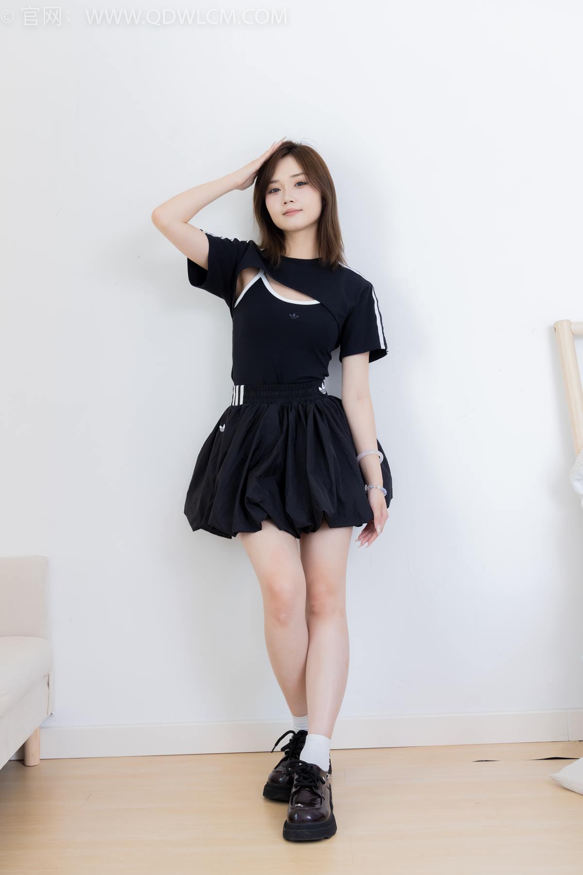 图片[51]-物恋传媒 NO.2392 橙子-皮鞋、白棉袜、裸足[106P] – 速更版-美库