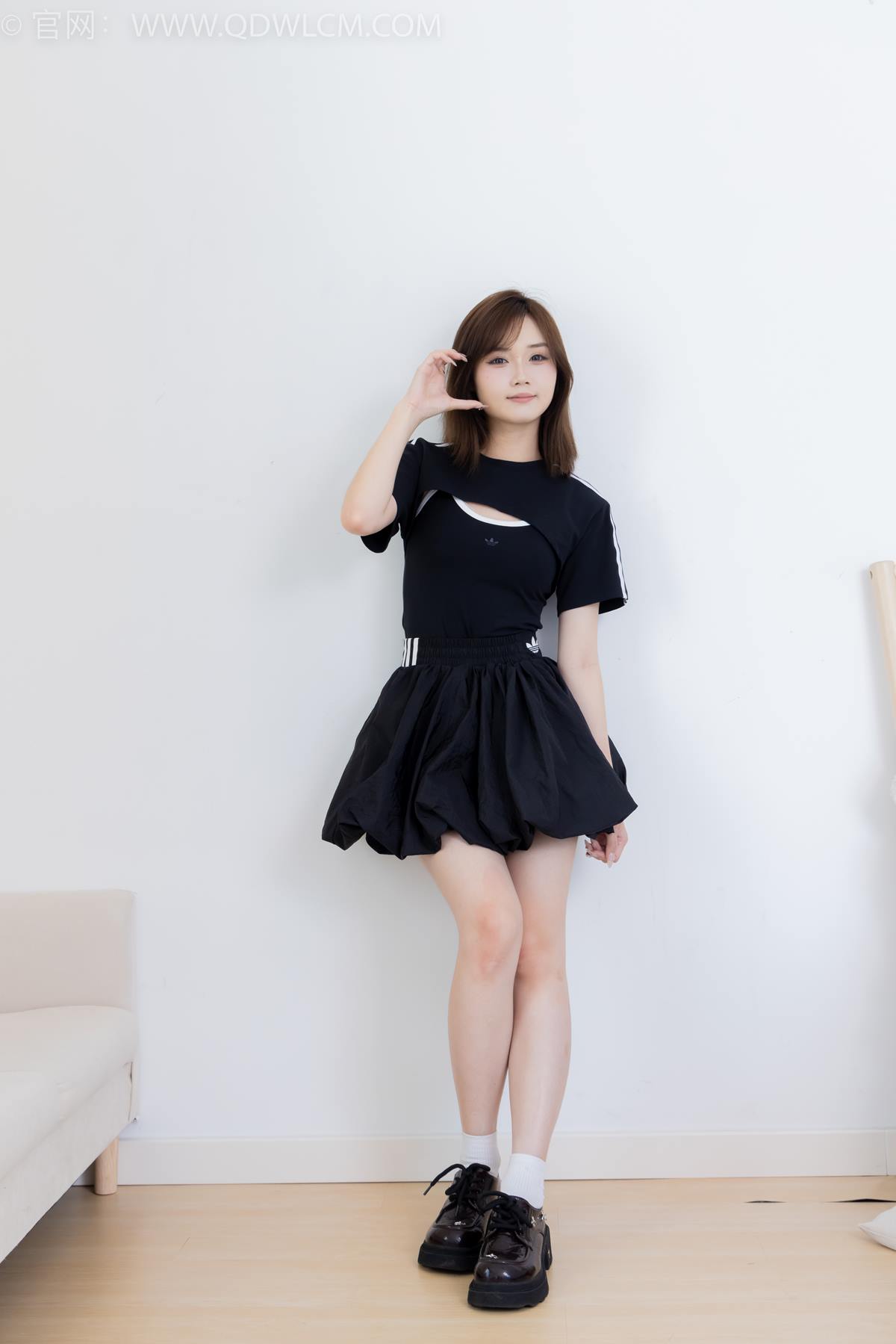 图片[57]-物恋传媒 NO.2392 橙子-皮鞋、白棉袜、裸足[106P] – 速更版-美库