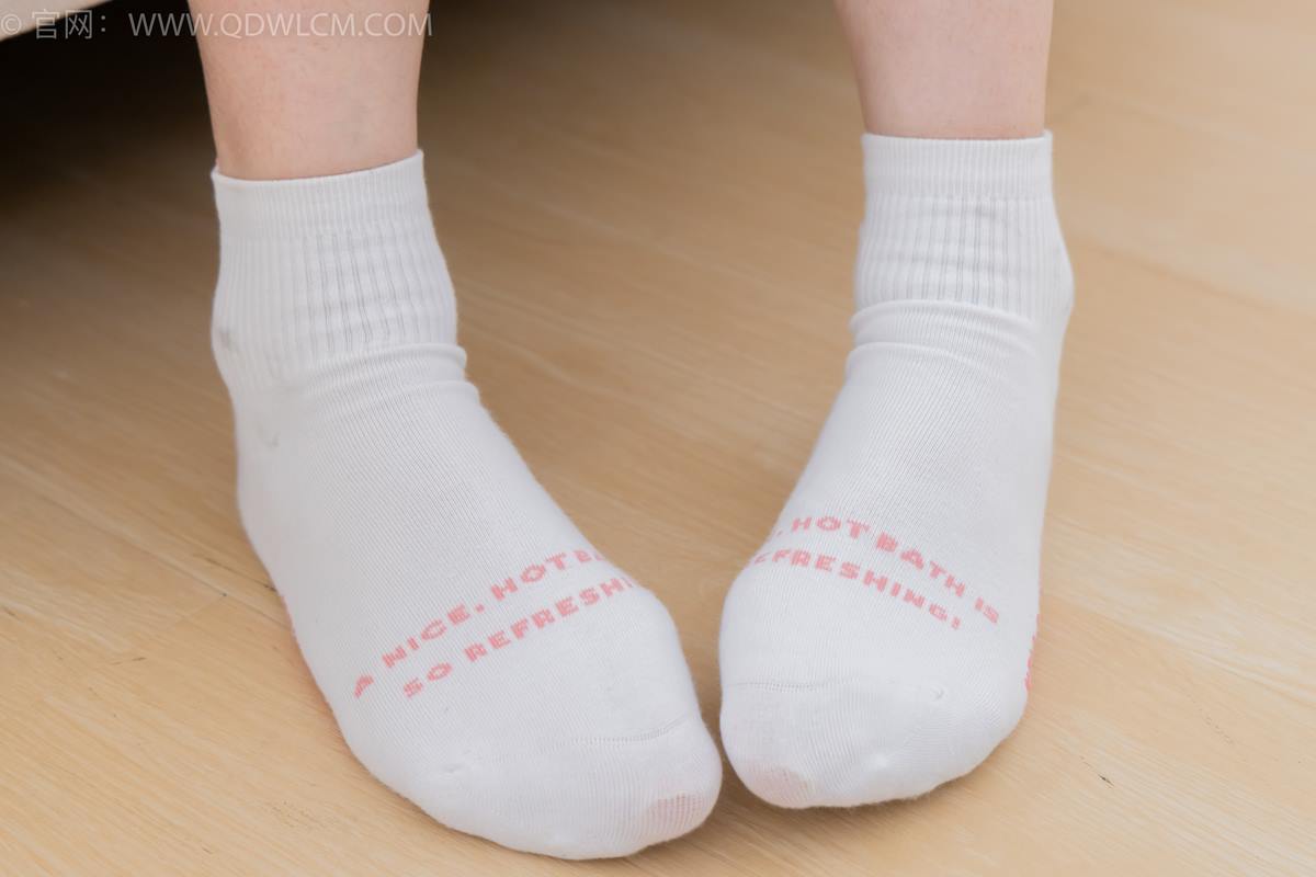 图片[76]-物恋传媒 NO.2392 橙子-皮鞋、白棉袜、裸足[106P] – 速更版-美库