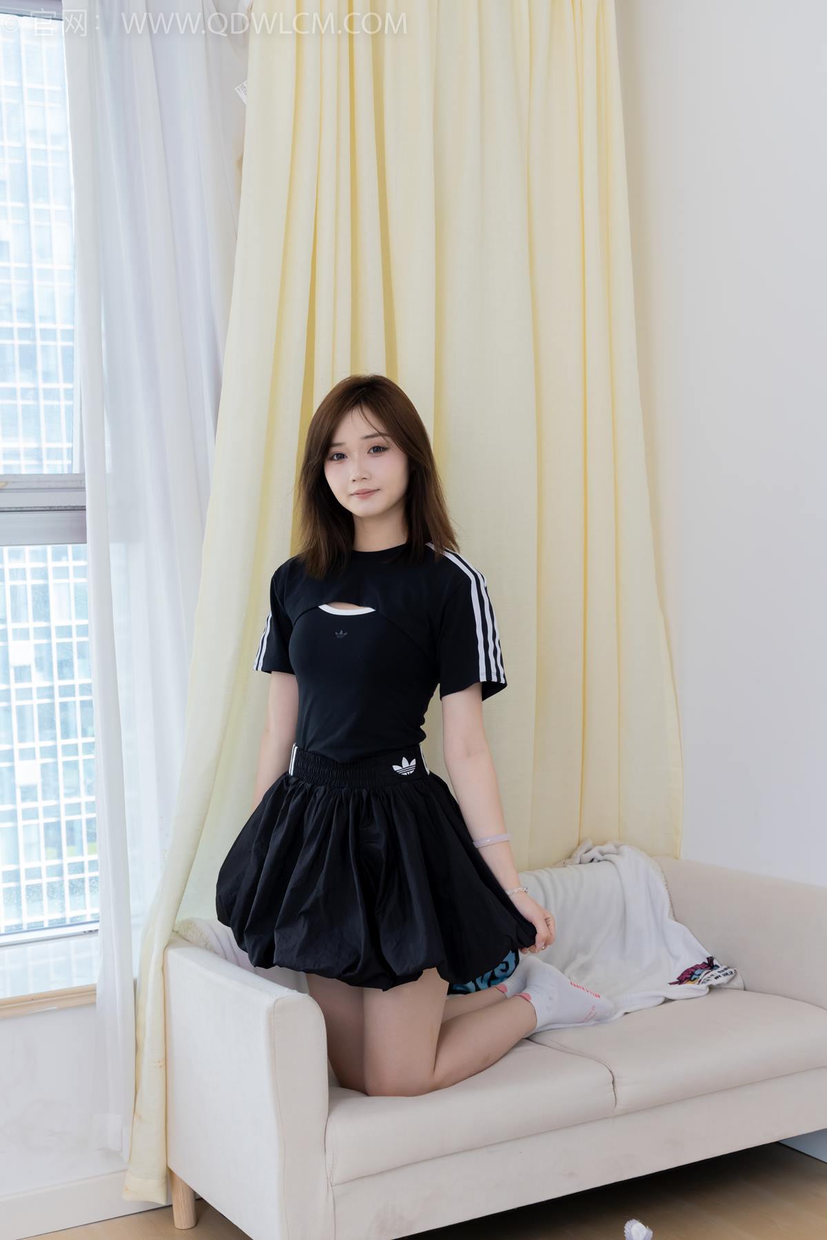 图片[107]-物恋传媒 NO.2392 橙子-皮鞋、白棉袜、裸足[106P] – 速更版-美库